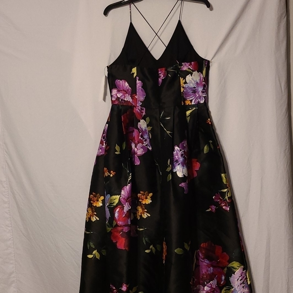 BCX Floral Print Cross Back Gown - Picture 5 of 12
